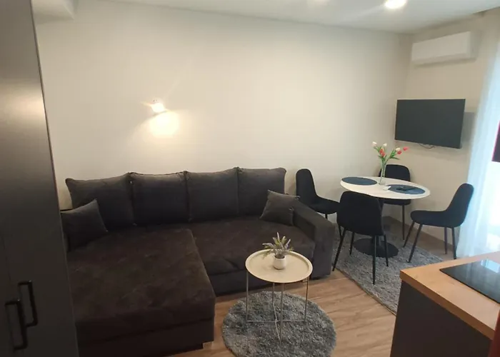 Raudonu Plytu Apartamentai