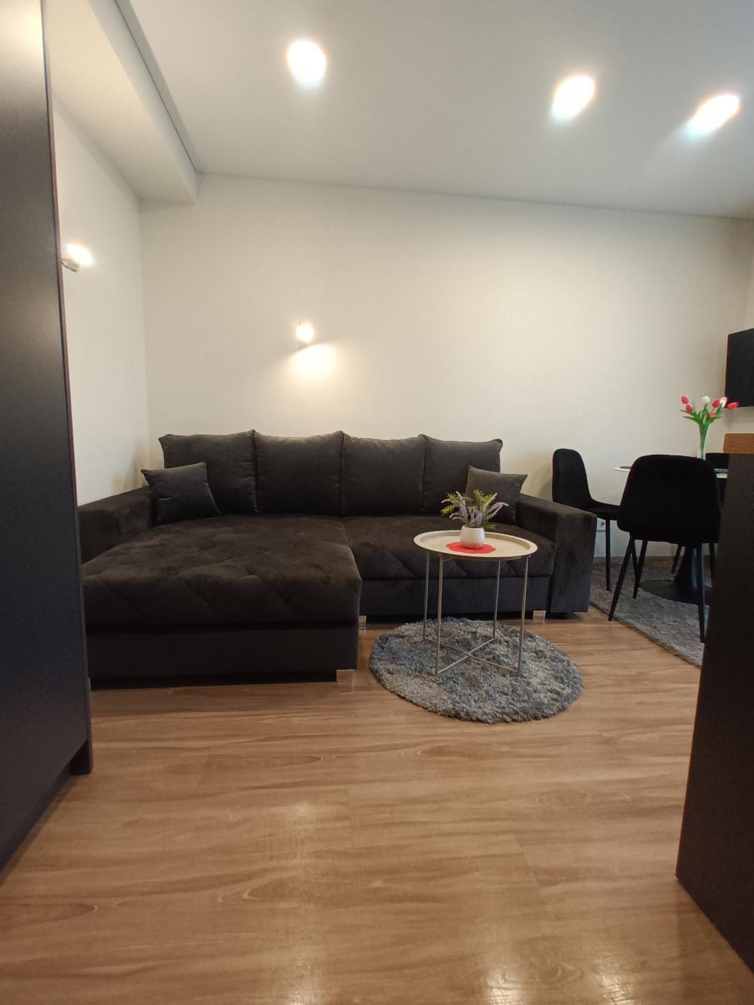 Raudonu Plytu Apartamentai